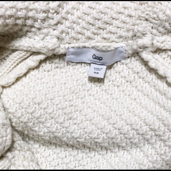 Gap ivory knit cable sweater - Picture 3 of 5